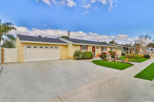 1563 Wallace St, Simi Valley, CA 93065-4835