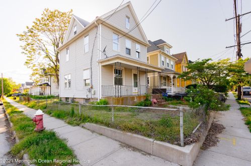 22 High St, Tinton Falls NJ  07724-3451 exterior