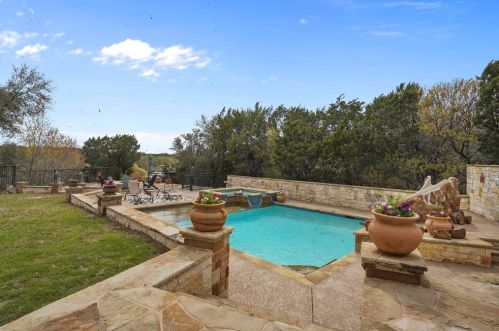 2011 Grn Wing, Granbury TX 76049-5576 exterior