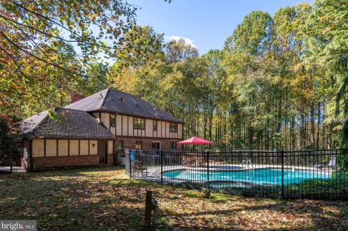 17501 New Hampshire Ave, Ashton MD  20861-9791 exterior