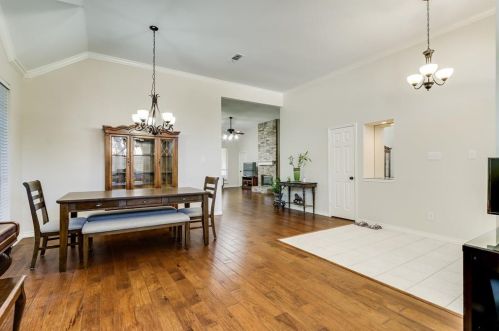 1525 Bastrop Dr, Carrollton TX 75010-6423 exterior