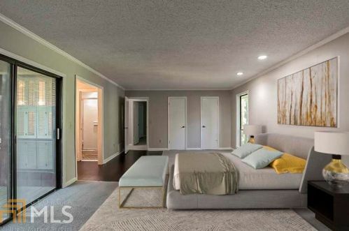 522 Laura Ln, Kennesaw, GA 30144-1330
