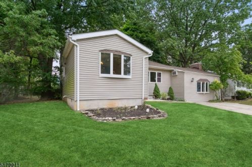 15 Westminster Pl, Edison, NJ 08817-5225