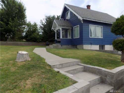 244 3rd St, Nighthawk, WA 98855-8830