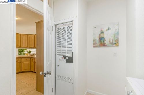 2478 Bourbon Dr, Hayward, CA 94545-4814