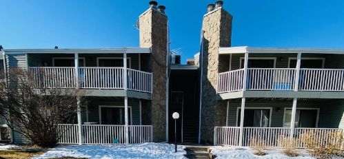 921 Walden St, Denver, CO 80017-3367