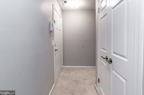 1005 Eagles Chase Dr, Trenton NJ  08648-2556 exterior