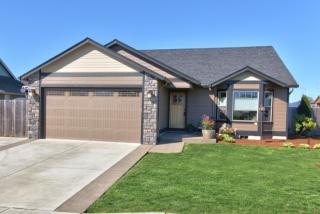 723 7th St, Carlton, OR 97111-9121