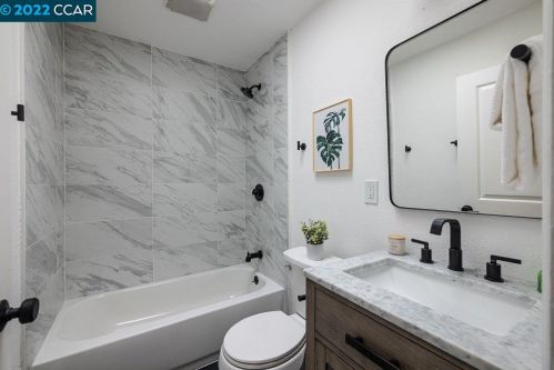 18387 Crest Ave, Hayward CA  94546-2723 exterior