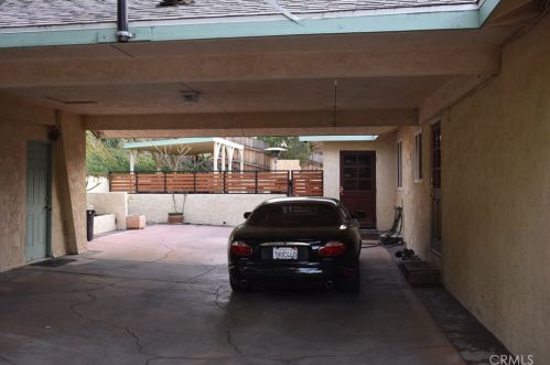 5092 Myrtle Ave, Riverside CA  92506-1423 exterior