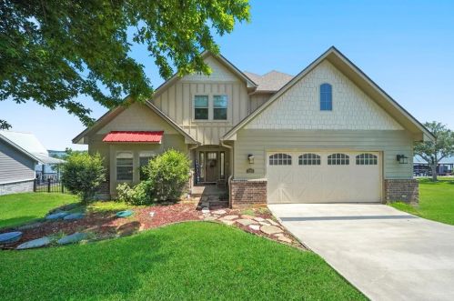 530 Lakeview Drive Loop, Stephen Creek, TX 77331-5820