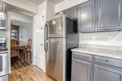 1060 Naples Way, Aurora CO 80017-3170 exterior