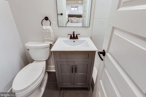 403 Dale Dr, Silver Spring MD  20910-5528 exterior