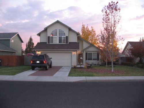 2118 Ivy Pl, Eagle Crest OR  97756-8415 exterior