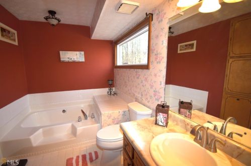 135 Bennington Dr, Stockbridge GA  30281-4097 exterior