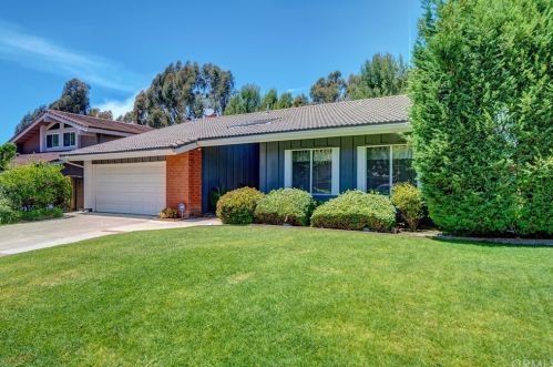 6525 North View Dr, Anaheim, CA 92807-4908