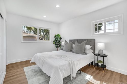 1048 Fairbrook Ln, Santa Ana CA  92706-1106 exterior