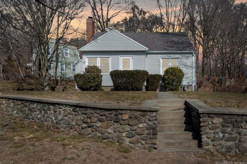 24 Cedric Ave, Derby, CT 06418-1050
