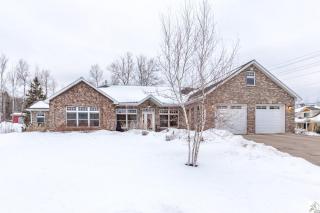 5131 Woodlawn St, Duluth, MN 55804-1179