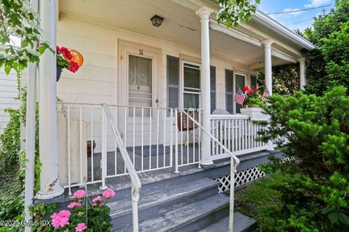 21 Ridge St, Greenwich, CT 06830-6305