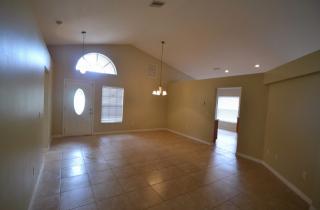 8412 Carriage Pointe Dr, Gibsonton FL  33534-3017 exterior