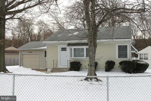 198 Franklyn Rd, Trenton, NJ 08628-3209