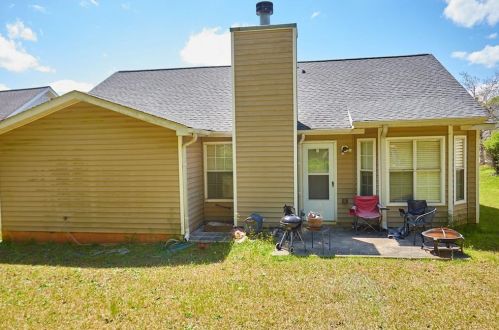 6746 Biscayne Blvd, Rex GA 30273-2245 exterior