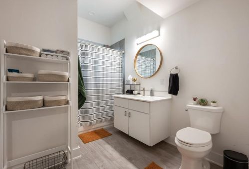 5008 Baker St, Austin TX  78721-1511 exterior