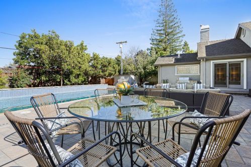 307 Verano Dr, Los Altos CA 94022-2345 exterior