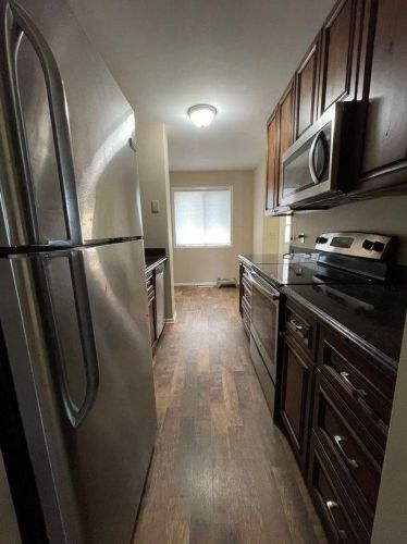 200 Bridlewood Dr, Saint Paul MN  55119-4668 exterior