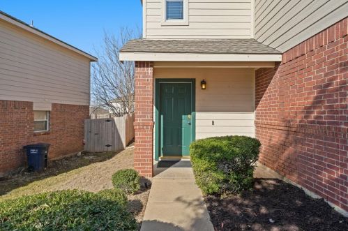 5024 Waterford Dr, Fort Worth TX  76179-4150 exterior