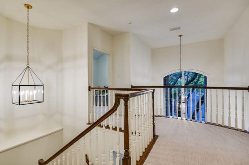 3001 Chatelaine Dr, Austin TX  78746-6895 exterior