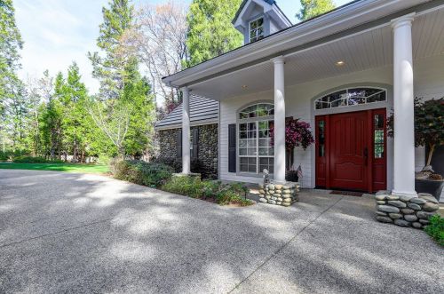 12977 Somerset Dr, Grass Valley, CA 95945-9721