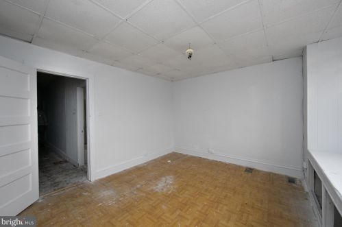 1247 Sheridan St, Camden NJ 08104-3529 exterior