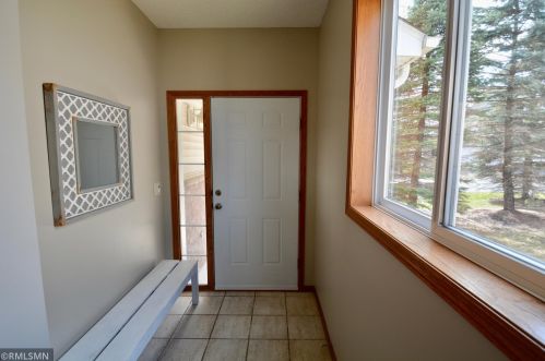 605 Crane Creek Ln, Saint Paul, MN 55121-2377