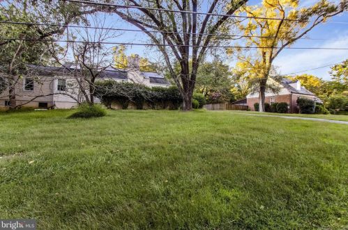 12606 Meadowood Dr, Silver Spring MD 20904-2928 exterior