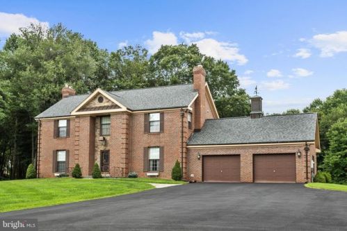 5205 Kalmia Dr, Dayton, MD 21036-1233