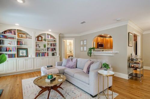 101 Bainbridge Dr, Atlanta GA  30327-4269 exterior