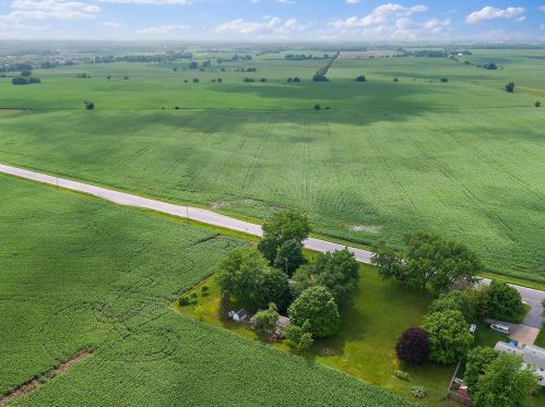 15354 Plank Rd, Sycamore IL  60178-8743 exterior