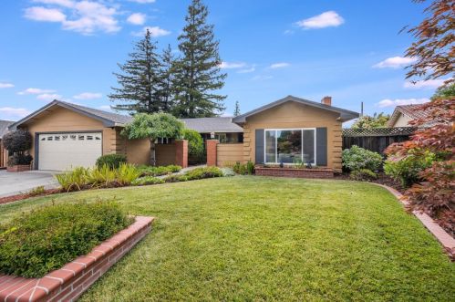 2472 Porterfield Ct, Mountain View, CA 94040-3945