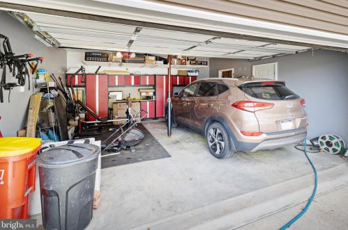 99 Nathaniel Dr, Charles Town WV  25414-1290 exterior