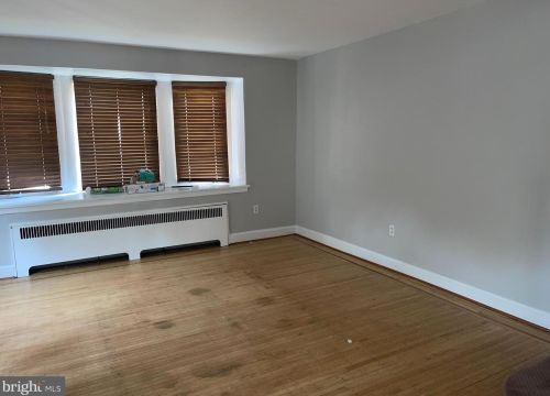 5618 Henry Ave, Philadelphia, PA 19128-2704