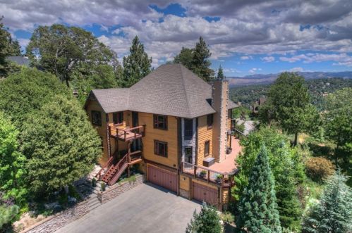 1011 Black Oaks Dr, Lake Arrowhead, CA 92352-9712