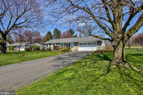 1853 Rockvale Rd, Lancaster PA  17602-1315 exterior