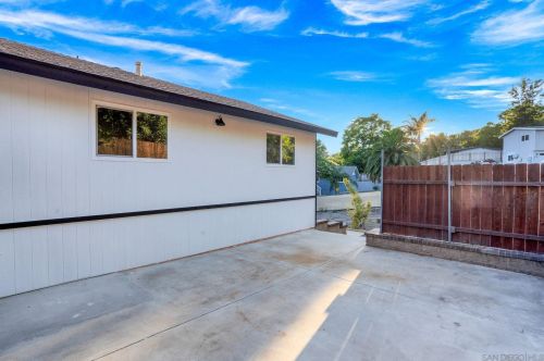 252 Plumosa Ave, Vista CA  92083-8022 exterior