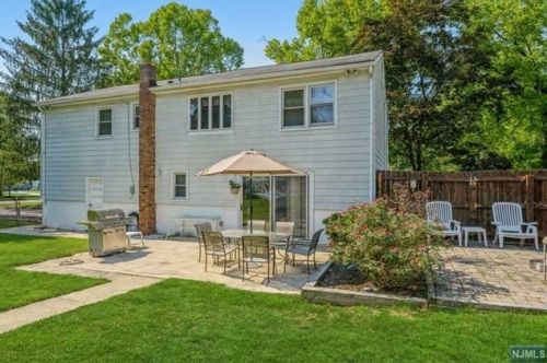 23 Meadow Ln, Hackettstown NJ  07840-4115 exterior