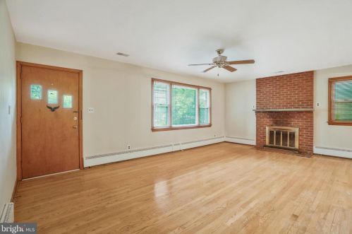 709 Ellsworth Ave, Great Falls, VA 22066-2930