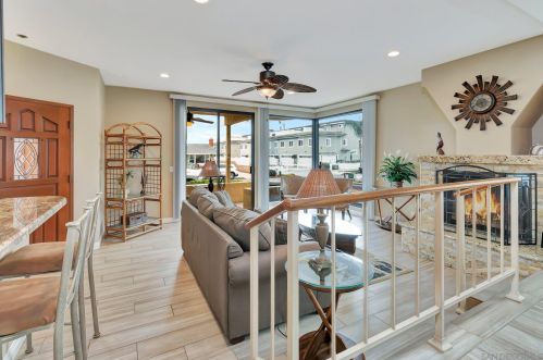 136 Juniper Ave, Carlsbad, CA 92008-8240