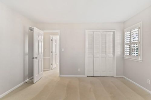 325 Hunters Gln Ct, Atlanta GA  30328-1710 exterior