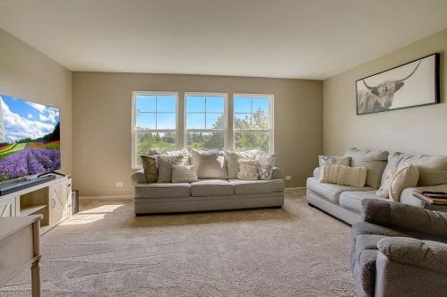 1403 Lighthouse Ln, Pingree Grove IL  60140-2076 exterior